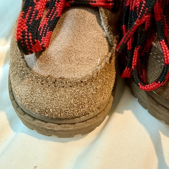 DayFive Tan Kids Boots with Red Laces - Picture 2 of 6